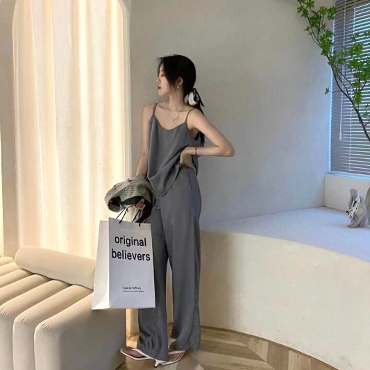 文艺风吊带上衣+垂感阔腿长裤套装